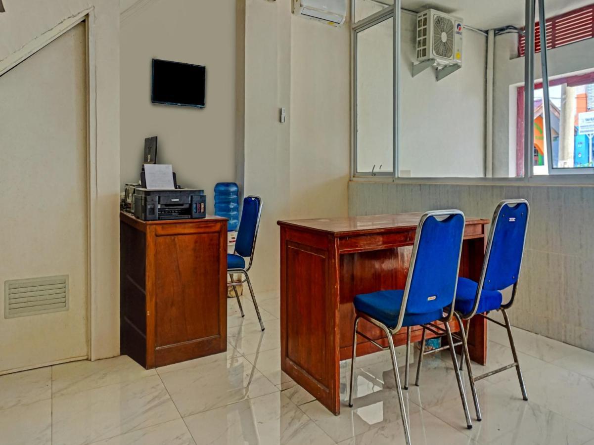 Reddoorz At Jalan Somba Opu Losari Makassar Exterior foto