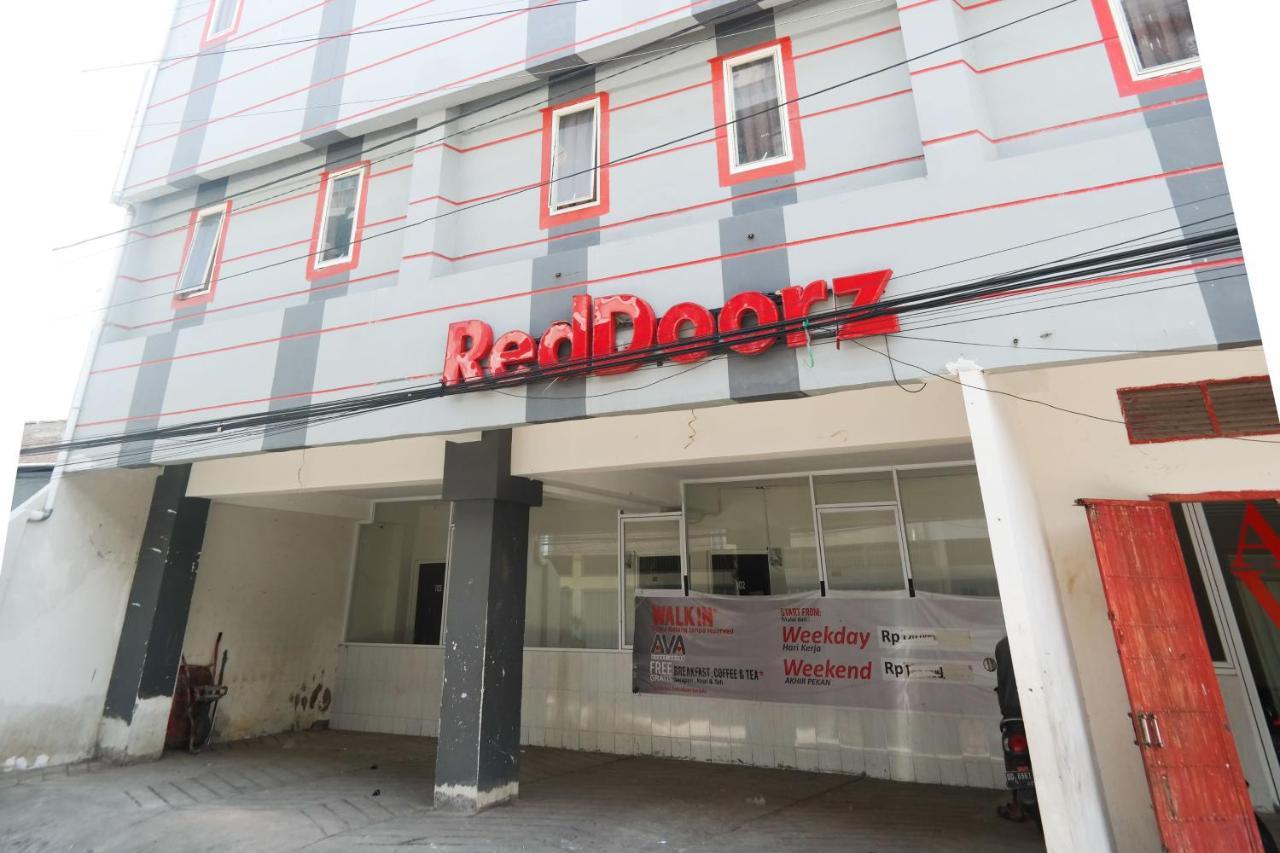 Reddoorz At Jalan Somba Opu Losari Makassar Exterior foto